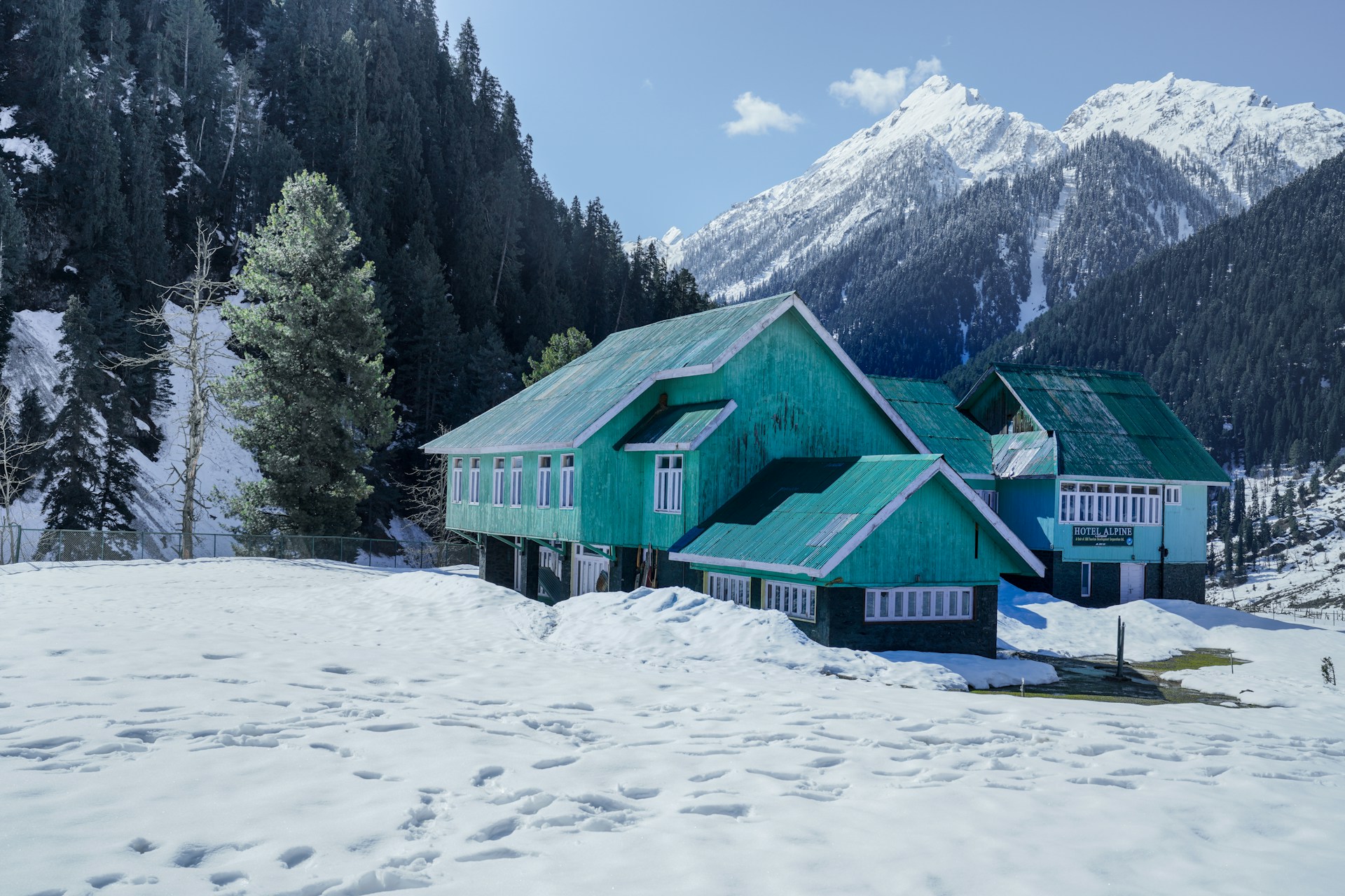 Kashmir Tour 7 Days 6 Nights Package